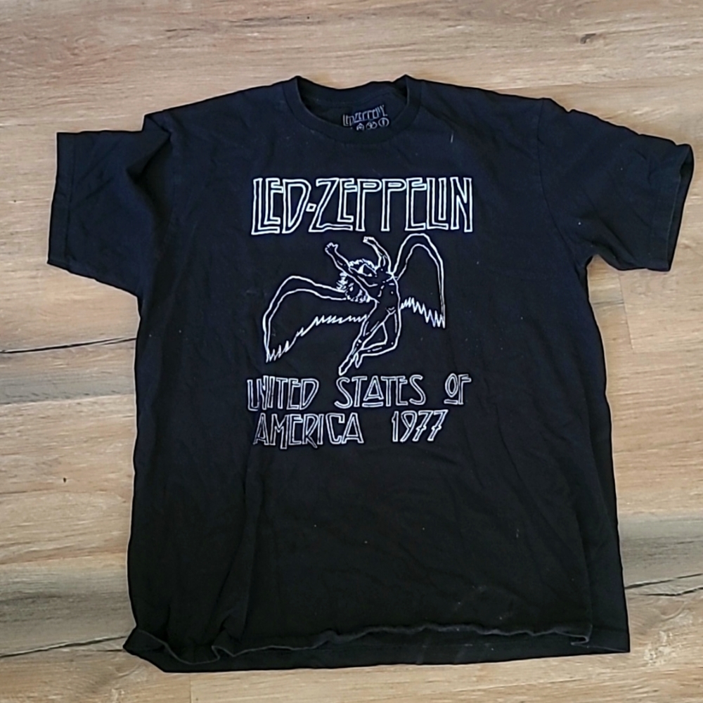 Graphic tee